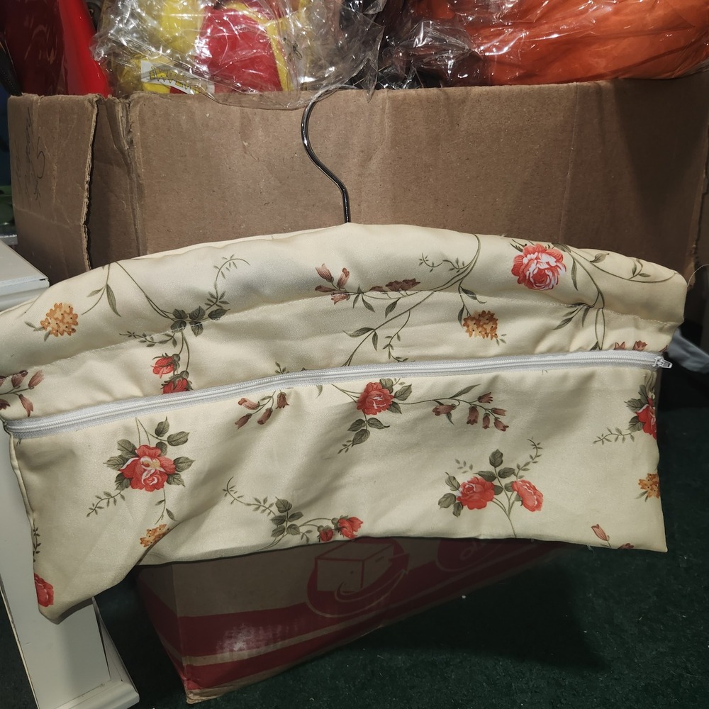 Vintage Floral Satin Padded Hanger Safe Zippered Hidden Closet Storage Cream Red